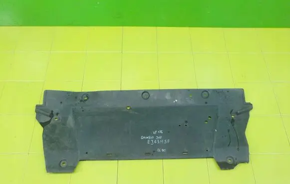 Nissan Qashqai+2 Front bumper skid plate/under tray WP175