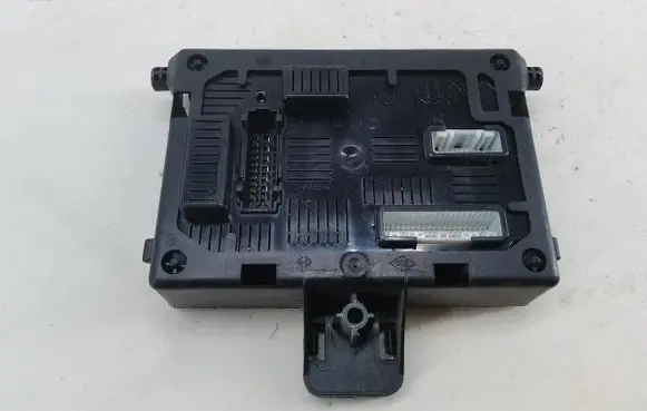 Renault Clio III Comfort/convenience module 