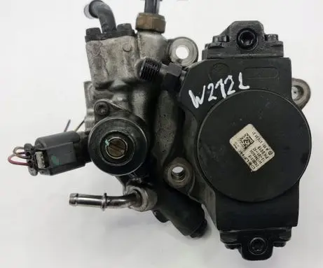 Mercedes-Benz E W212 Fuel injection high pressure pump A6510700601