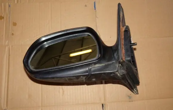 KIA Shuma Front door electric wing mirror