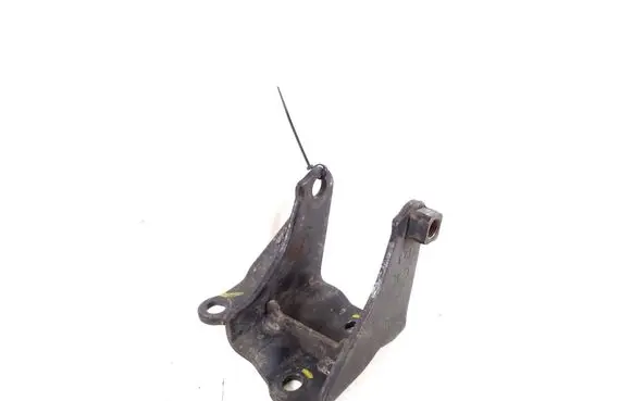 Toyota Corolla E120 E130 Engine mounting bracket 12321-0D090