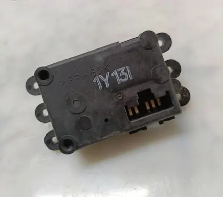 Mazda Premacy Air flap motor/actuator 1Y131
