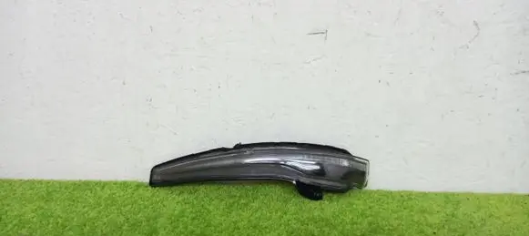 Mercedes-Benz Vito Viano W447 Mirror indicator light 7442502