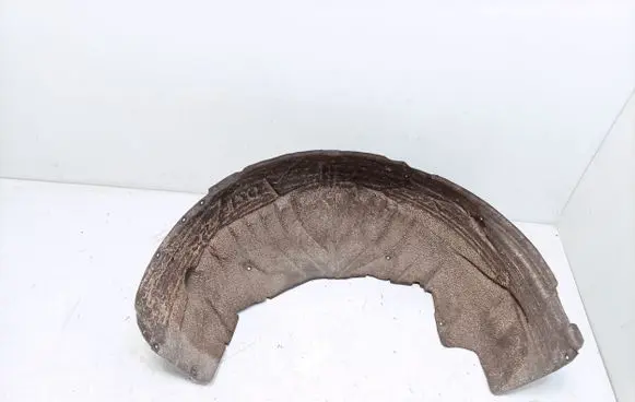 Rear arch fender liner splash guards