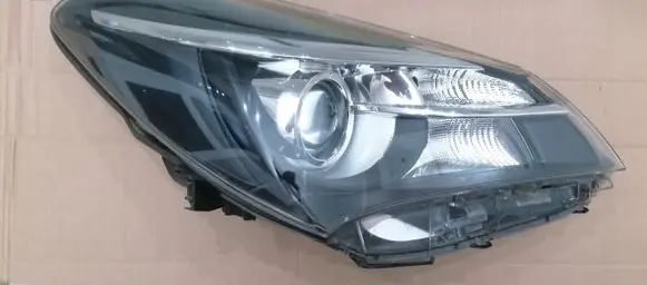Toyota Yaris Headlight/headlamp
