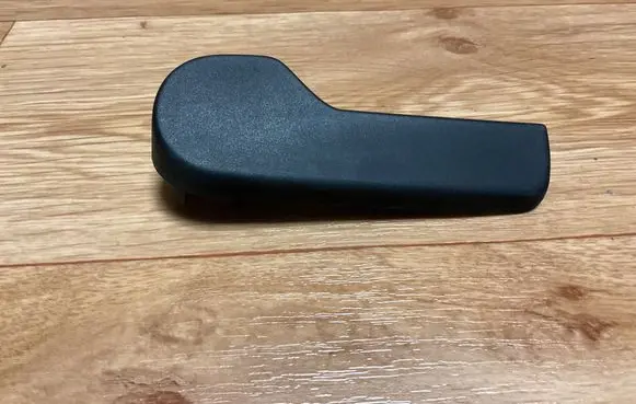 Volkswagen PASSAT B6 Engine bonnet (hood) release handle 1J1823533C