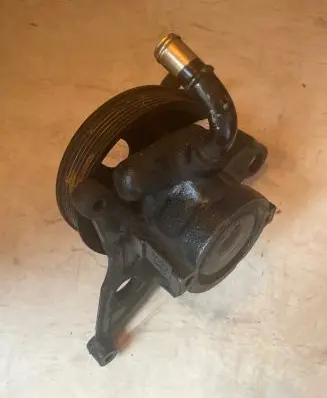 Volvo S40, V40 Power steering pump 26034123