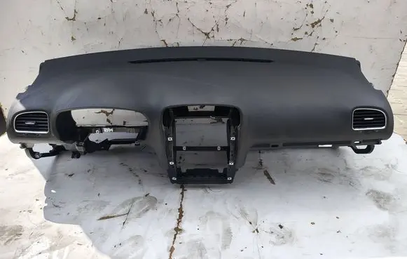 Volkswagen Golf VI Dashboard