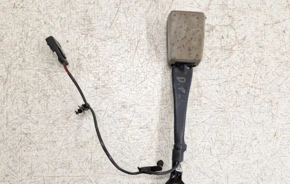 Ford F150 Front seatbelt buckle 105181N 105181R