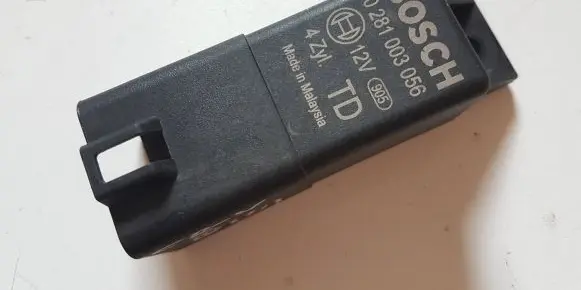 Honda CR-V Glow plug pre-heat relay 0281003056