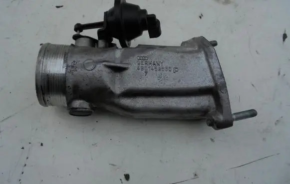 Audi A6 S6 C5 4B Throttle valve