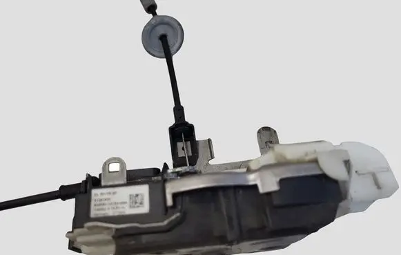 Volvo V40 Front door lock 31391825 933380103
