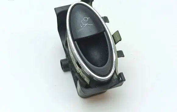 Tailgate opening switch