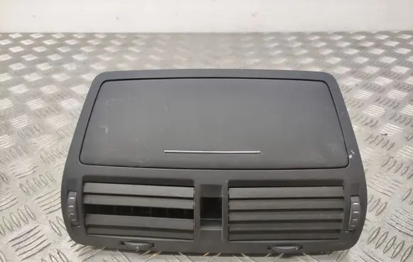 Skoda Octavia Mk2 (1Z) Dash center air vent grill 1Z0820951