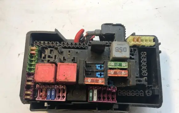Opel Sintra Fuse box set 15319413 1531941A 056
