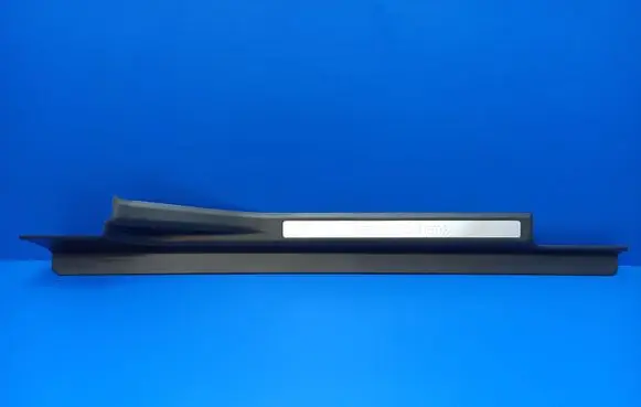 Mercedes-Benz C W203 Side skirt front trim A2036800835