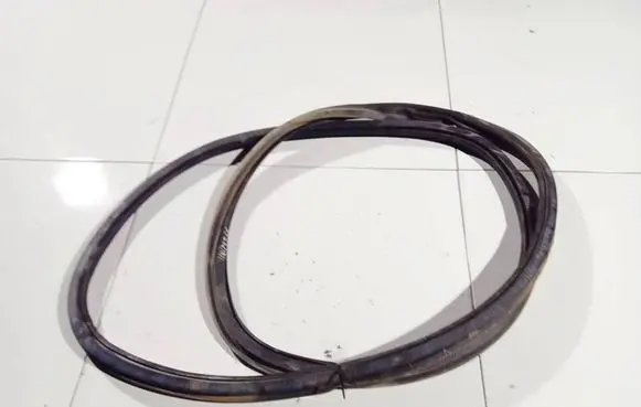 Volvo XC90 Rubber seal rear door 