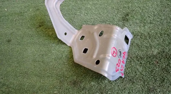 Mercedes-Benz GLA H247 Fender mounting bracket A2478807901