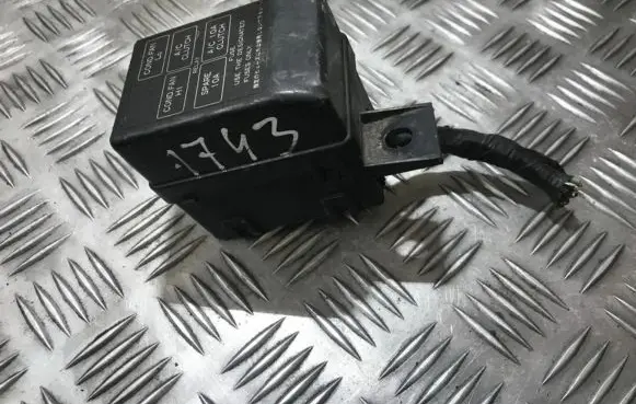 Mitsubishi Carisma Fuse box set