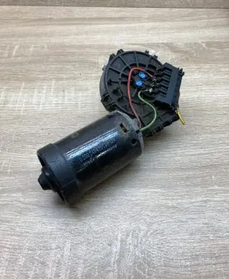 Mercedes-Benz E W210 Wiper motor 0390241420