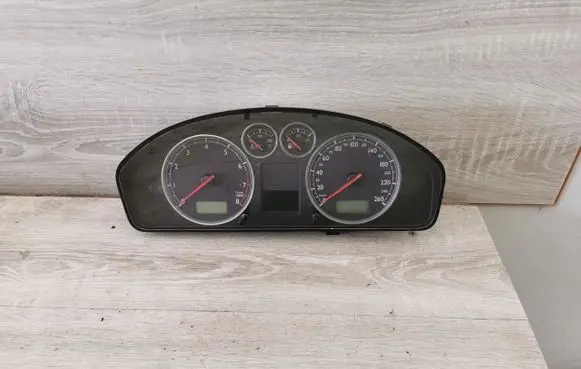 Volkswagen Sharan Speedometer (instrument cluster) 7M3920920G