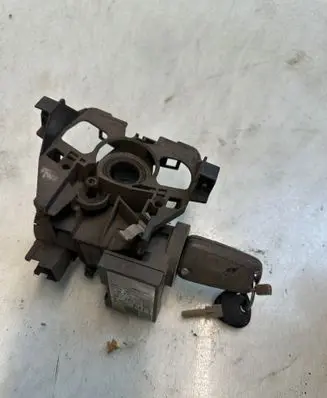 Opel Meriva A Ignition lock 0681717