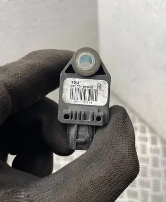 Toyota Avensis T250 Airbag deployment crash/impact sensor 8917305040