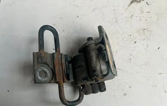Audi A6 S6 C5 4B Front door lower hinge 4B0831411B