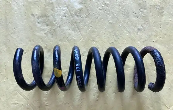 Mercedes-Benz C AMG W204 Rear coil spring