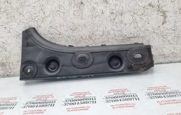 Front bumper mounting bracket