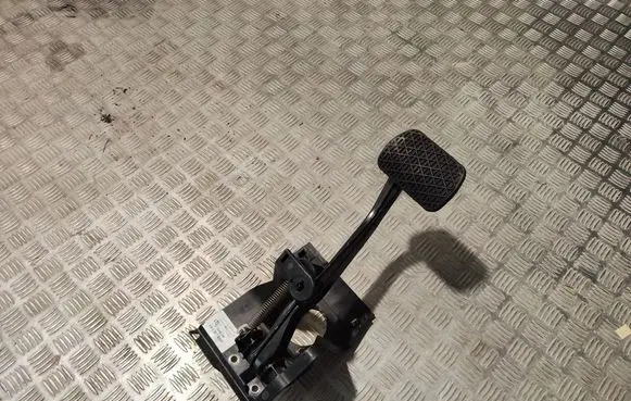 Mercedes-Benz C W203 Brake pedal A2032901001