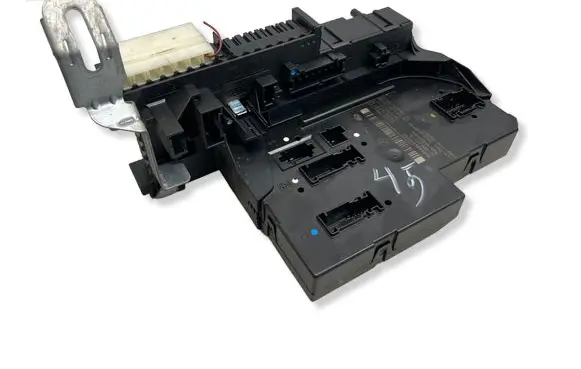 Mercedes-Benz C W204 Fuse module 2045458732 2049006301