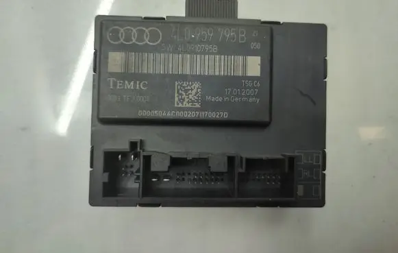 Audi Q7 4L Door control unit/module 4L0959795