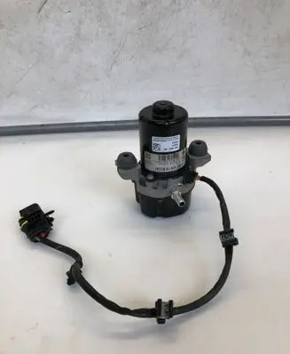 Mercedes-Benz GLA H247 Vacuum pump A0004301400
