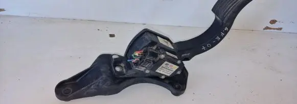 Hyundai Santa Fe Accelerator throttle pedal 327262B100 CEJ0203A2B100 171591