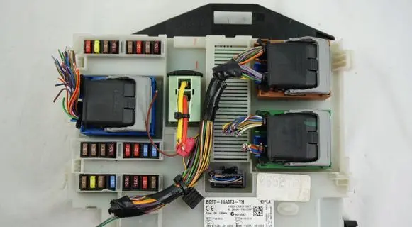 Ford Mondeo MK IV Fuse module BG9T14A073YH
