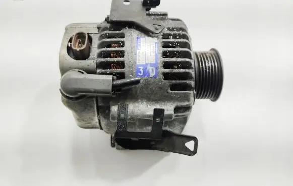 Toyota RAV 4 (XA20) Generator/alternator 27060-28090