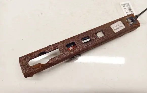 Peugeot 407 Seat belt adjustment rail 9629105380
