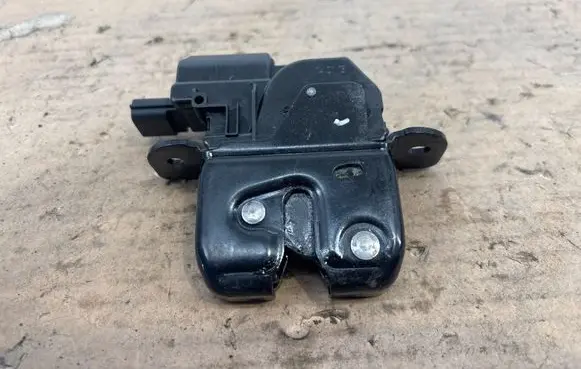 Renault Clio IV Tailgate/trunk/boot lock/catch/latch 846300003R 40507160
