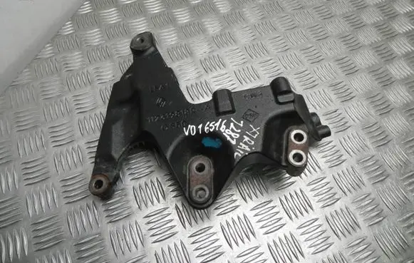 Nissan X-Trail T32 Engine mounting bracket 112319818R VD16516