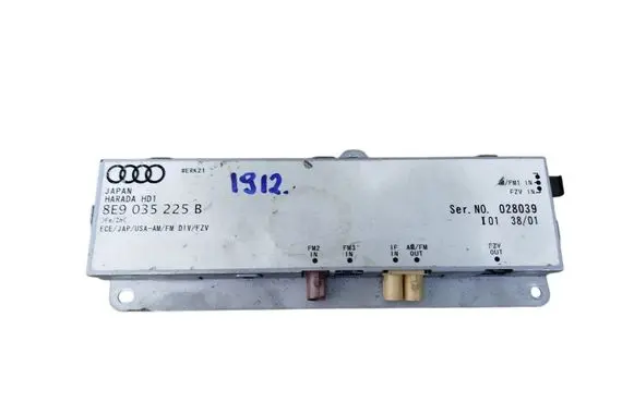 Audi A4 S4 B6 8E 8H Aerial antenna amplifier 8E9035225B