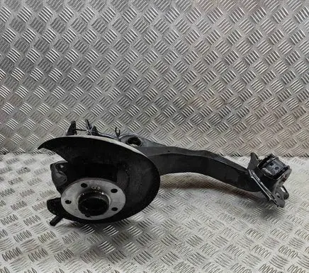 BMW 2 F44 Rear wheel hub 8842880 6891921