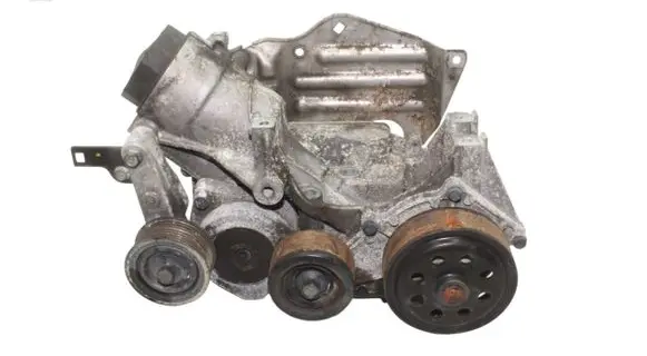 Honda CR-V Oil filter mounting bracket