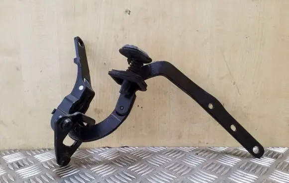 Volvo V70 Tailgate/trunk/boot hinge 8643158