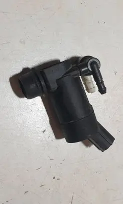 Volvo V70 Windscreen/windshield washer pump