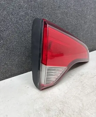 KIA Sorento Tailgate rear/tail lights