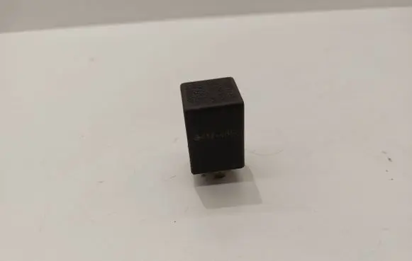 Volkswagen Golf II Other relay 431955531