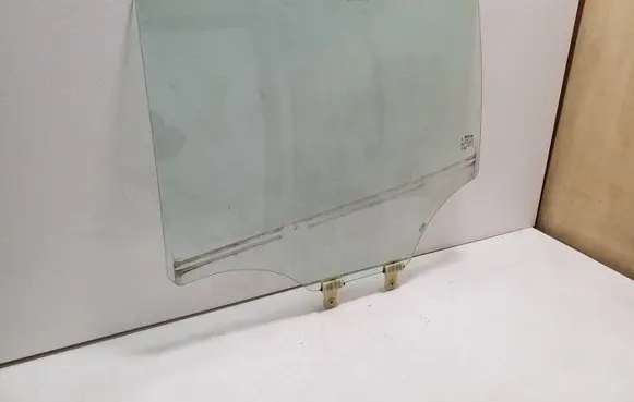 KIA Stonic Rear door window glass 