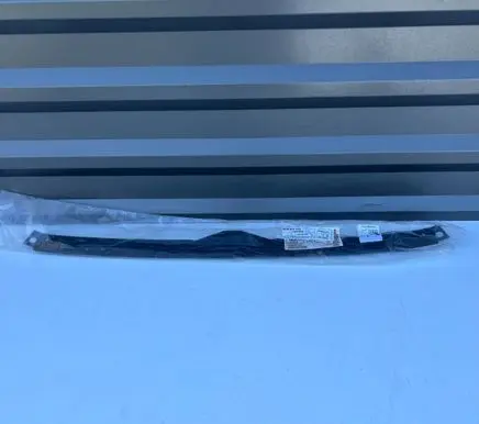 Audi Q8 Engine compartment rubber 4M8823124 LS410849 20230504