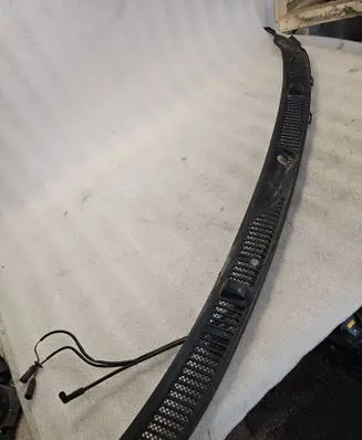 Audi A8 S8 D2 4D Wiper trim 4D1805097C